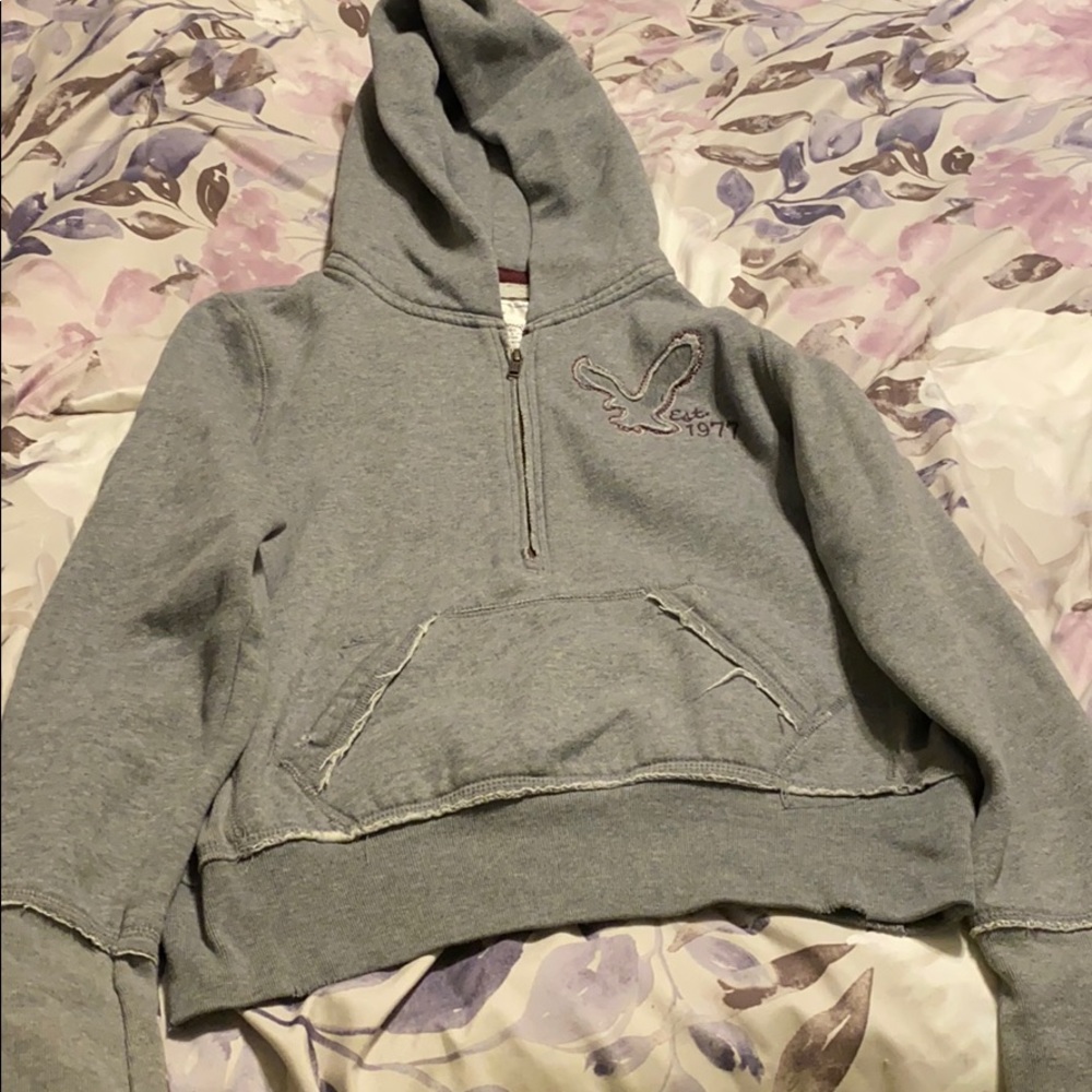 American Eagle gray hooded sweatshirt